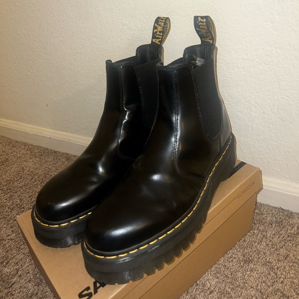 Doc Martens 2976 Smooth Leather Platform Chelsea Boots Size 12